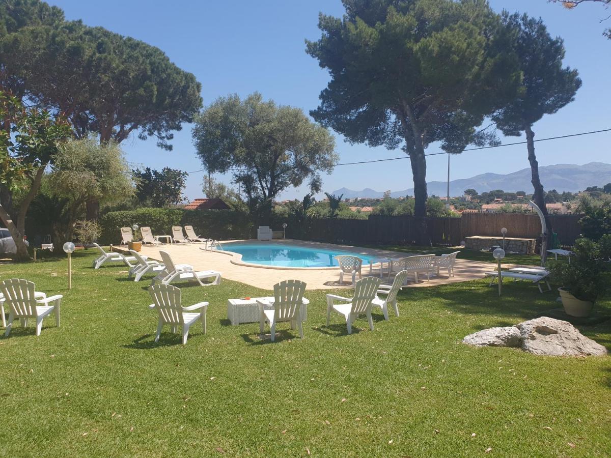 קאריני Villa Mariella מראה חיצוני תמונה
